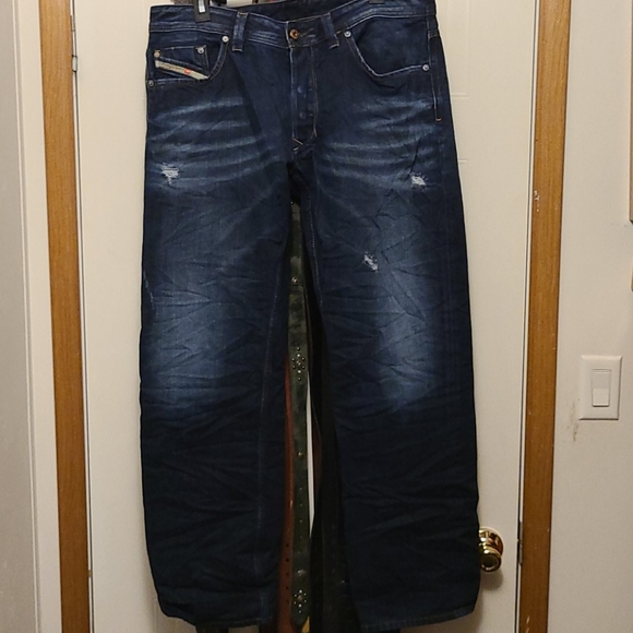 Diesel reagular straigh blue jeans Larkee 36 32 - Picture 1 of 7